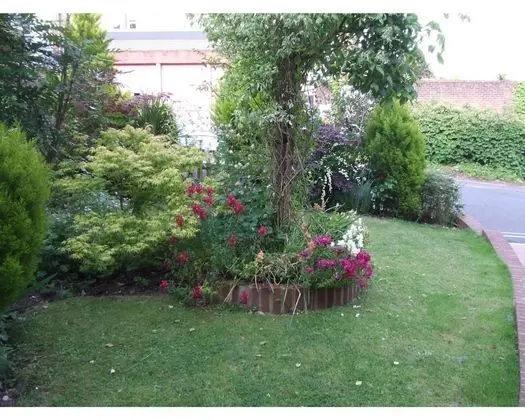 Comfort Apart Daire, Özel Banyo, Bahçe Manzaralı (Queens Rd Rental: 3 Rooms)