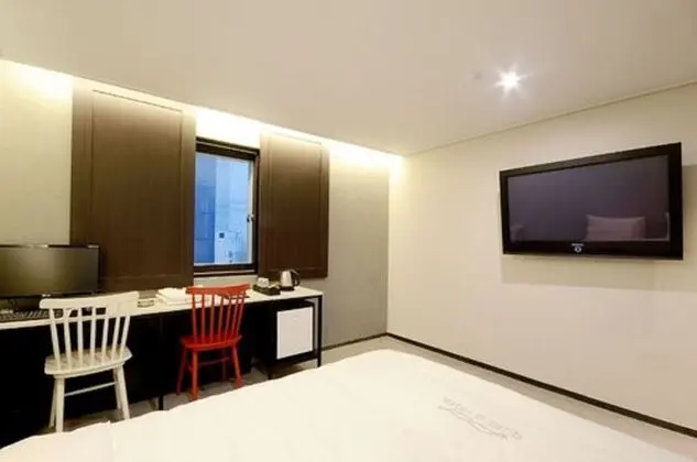 Double Room - Pay at property does not accept credit card.