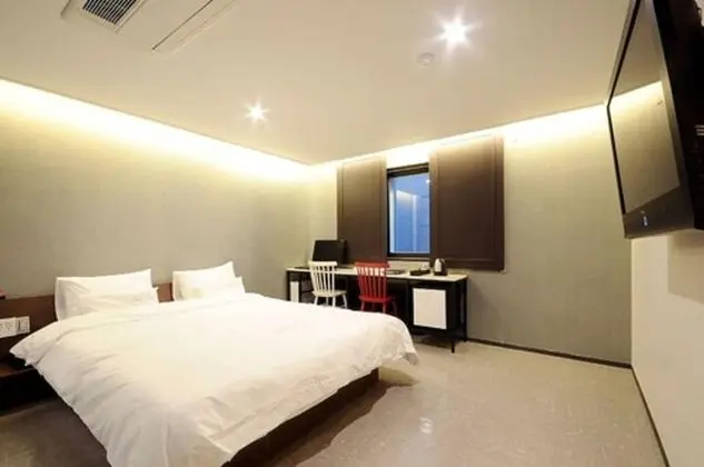 Double Room - Pay at property does not accept credit card.