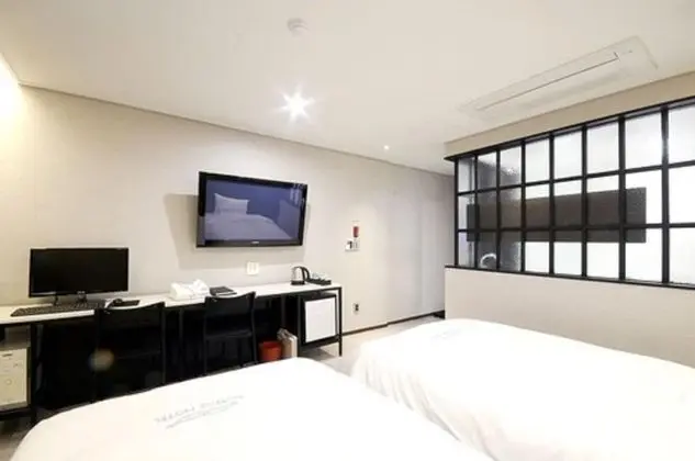Twin room - No Credit card accepted if you Pay at Hotel
