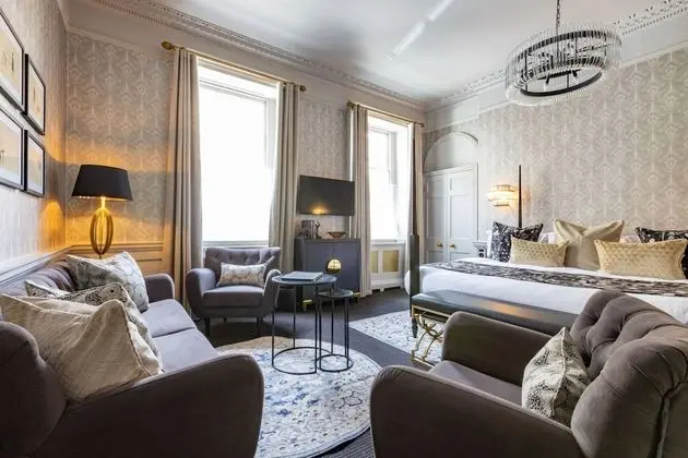 Süit, 1 Çift Kişilik Yatak (Four Poster)