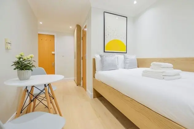 Top Floor Small Studio