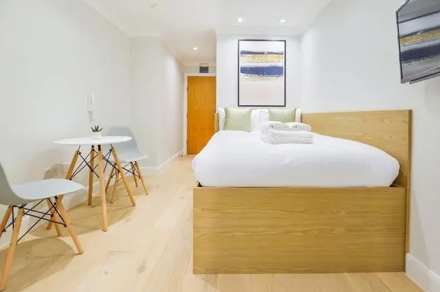 Top Floor Small Studio
