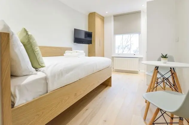 Top Floor Small Studio
