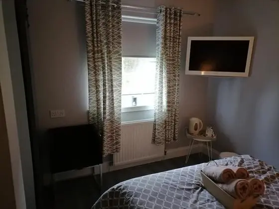 Tek Büyük Yataklı Oda, Banyolu/Duşlu