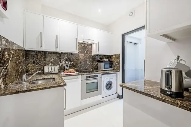 Standard Apartment, 3 Bedrooms (Lower Ground floor)