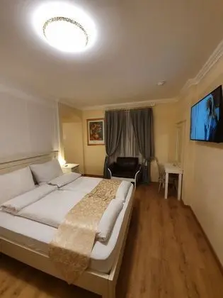 Üç Kişilik Oda