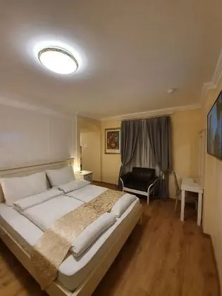 Üç Kişilik Oda