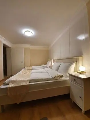 Üç Kişilik Oda