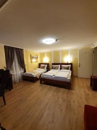 Üç Kişilik Oda