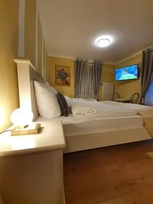 Üç Kişilik Oda