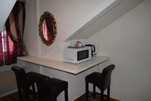 Üç Kişilik Oda