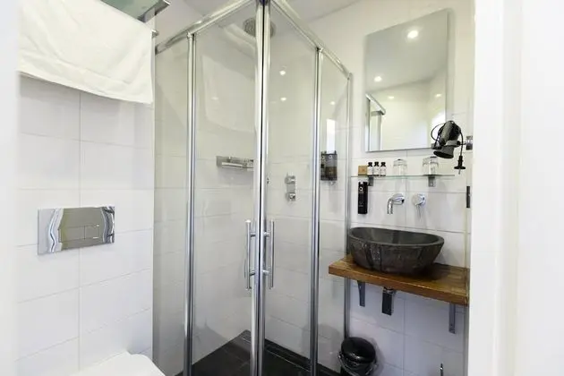 İki Ayrı Yataklı Oda, Özel Banyo, Kanal Manzaralı