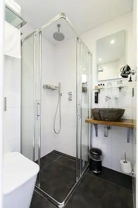 İki Ayrı Yataklı Oda, Özel Banyo, Kanal Manzaralı
