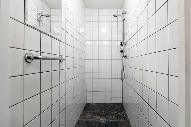 Basic Oda, 2 Tek Kişilik Yatak, Ortak Banyo