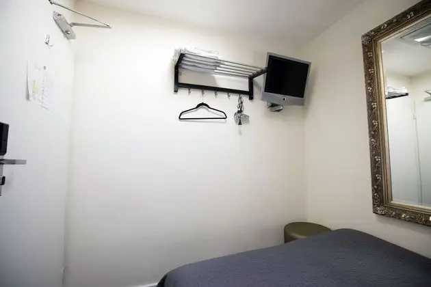 Basic Oda, 2 Tek Kişilik Yatak, Ortak Banyo