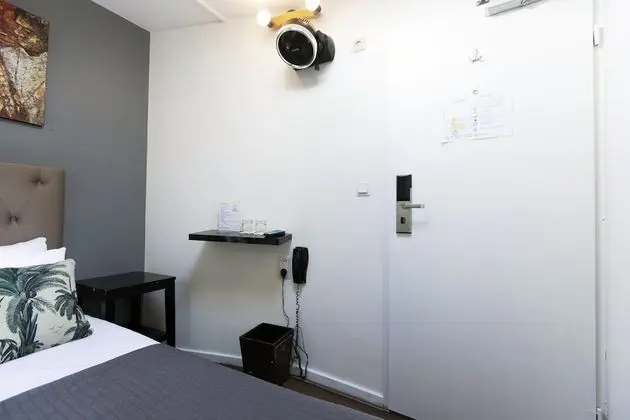 Basic Oda, 2 Tek Kişilik Yatak, Ortak Banyo