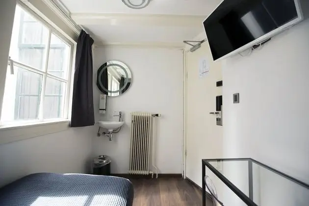 Tek Kişilik Oda, 1 Tek Kişilik Yatak, Ortak Banyo