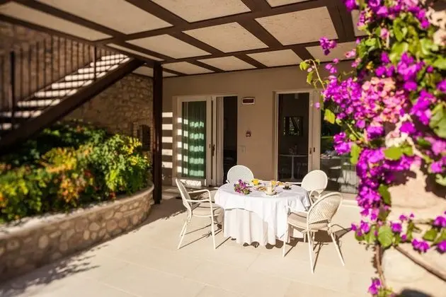 Süit, Veranda, Bahçe Manzaralı (Accessible)