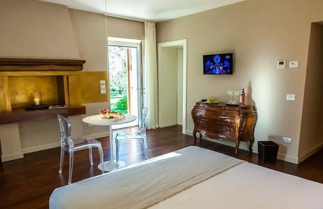 Superior Tek Büyük Yataklı Oda, Göl Manzaralı (Garden)