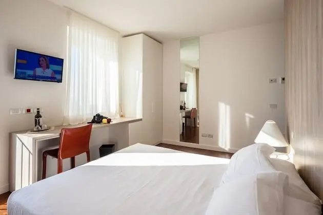 Tek Büyük Yataklı Oda, Göl Manzaralı (1st floor)