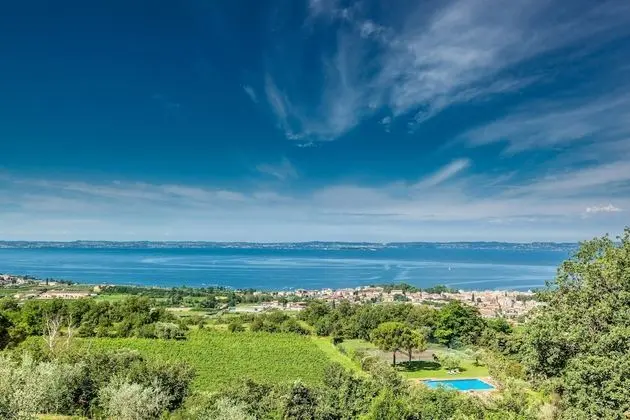 Tek Büyük Yataklı Oda, Göl Manzaralı (1st floor)