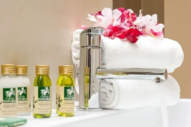 Tek Büyük Yataklı Oda, Göl Manzaralı (1st floor)