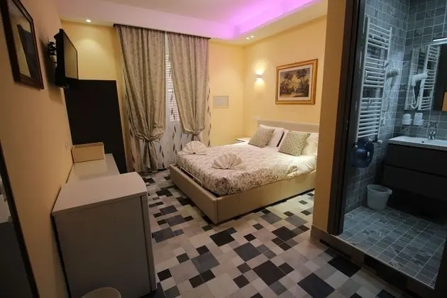 Comfort Tek Büyük Yataklı Oda (101)