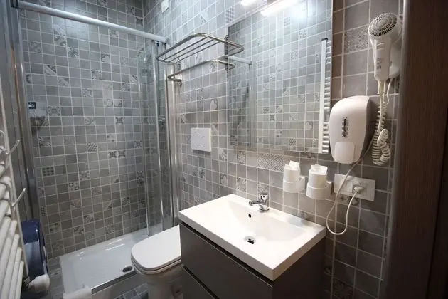 Comfort Tek Büyük Yataklı Oda (101)