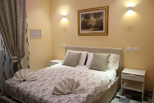 Comfort Tek Büyük Yataklı Oda (102)