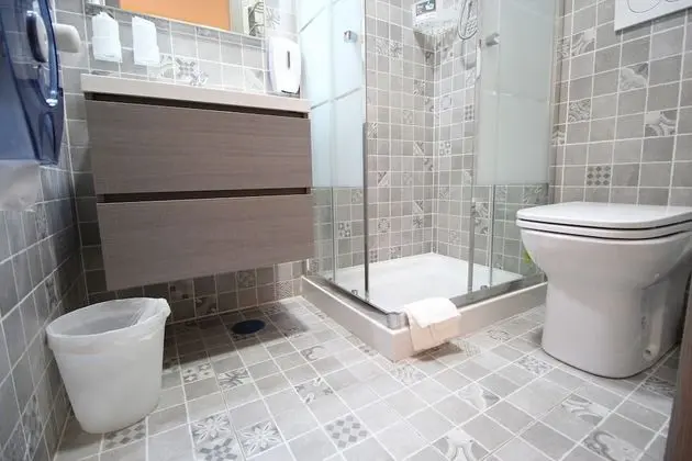 Comfort Tek Büyük Yataklı Oda (102)