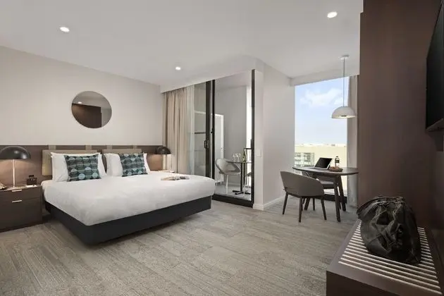 Executive Stüdyo, Balkon