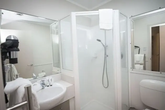3 Bedrooms Apartment