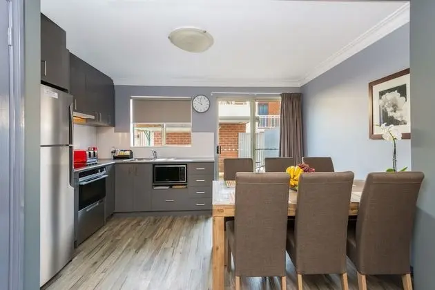 Standard Apart Daire, 2 Yatak Odası, Sigara İçilmez, Mutfak (Townhouse - 2Q)