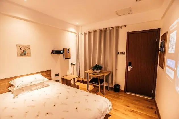 Büyük Yataklı Tek Kişilik Oda