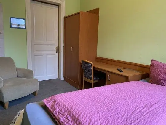 Tek Kişilik Oda, Ortak Banyo