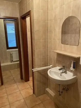 Tek Kişilik Oda, Ortak Banyo