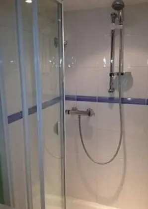 Tek Kişilik Oda, Banyolu/Duşlu