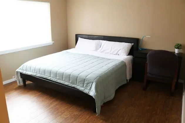 Comfort Tek Büyük Yataklı Oda, 1 En Büyük (King) Boy Yatak, Özel Banyo, Zemin Kat