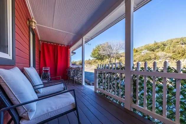 Signature Oda, Tepe Manzaralı