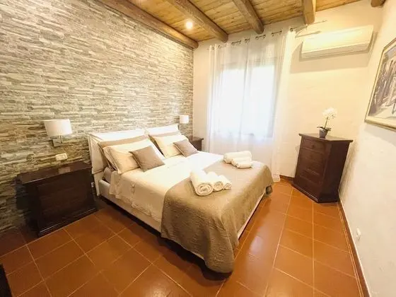 Ev, 2 Yatak Odası, Engellilere Uygun, Sigara İçilebilir