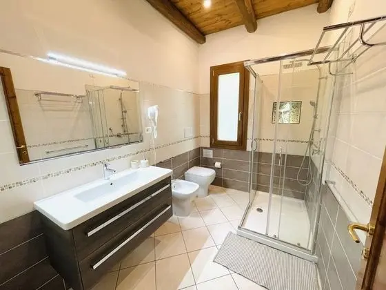 Ev, 2 Yatak Odası, Engellilere Uygun, Sigara İçilebilir