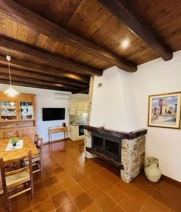 Ev, 2 Yatak Odası, Engellilere Uygun, Sigara İçilebilir