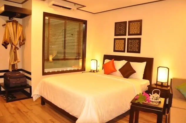Deluxe Tek Büyük veya İki Ayrı Yataklı Oda, Balkon, Nehir Manzaralı