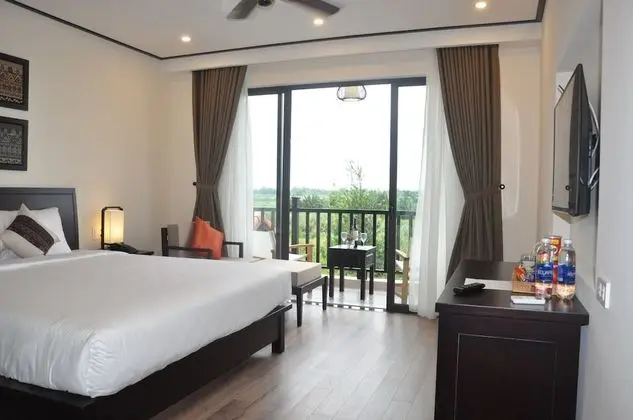 Deluxe Tek Büyük veya İki Ayrı Yataklı Oda, Balkon, Nehir Manzaralı