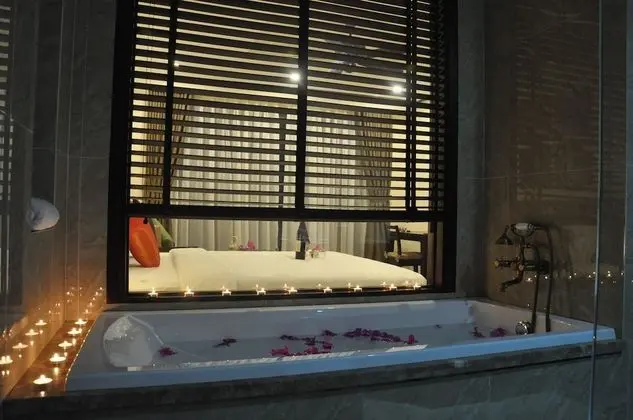 Deluxe Tek Büyük veya İki Ayrı Yataklı Oda, Balkon, Nehir Manzaralı