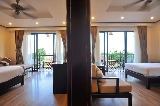 Family Oda, Balkon, Nehir Manzaralı (Connecting)