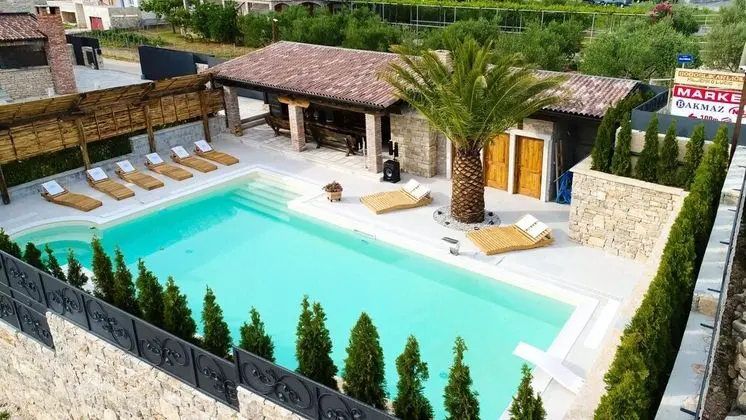 Villa, Sigara İçilebilir