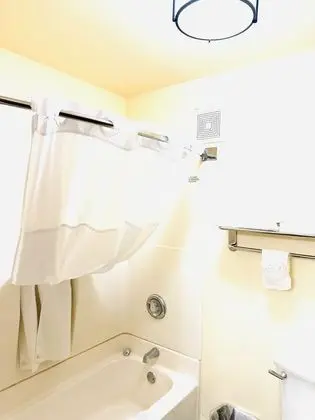 Basic Tek Büyük Yataklı Oda