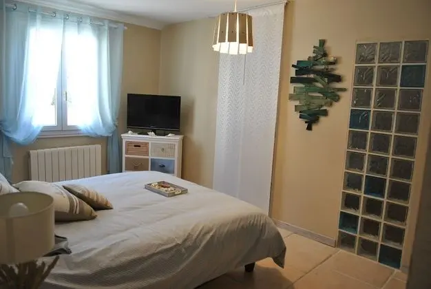 Tek Büyük Yataklı Oda (Bord de Mer)